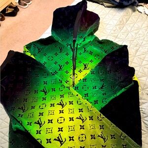 XXL/XL Louis Vuitton tracksuit. XXL jacket, XL pants. Thanks.